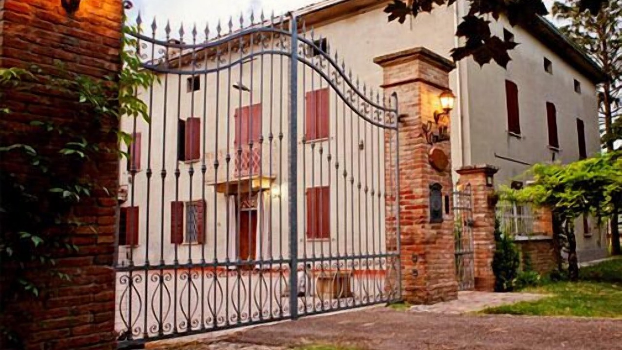 Photo of Buildings in Rolo