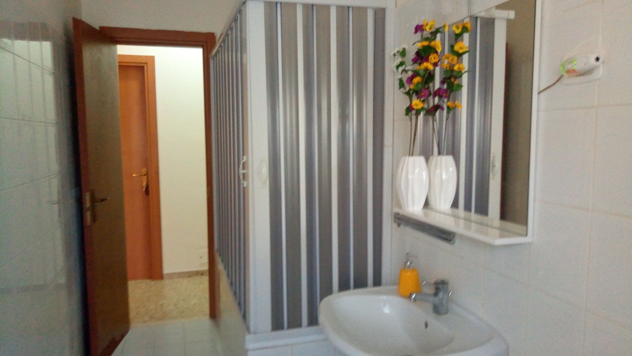 Photo of Bathroom in Aprilia