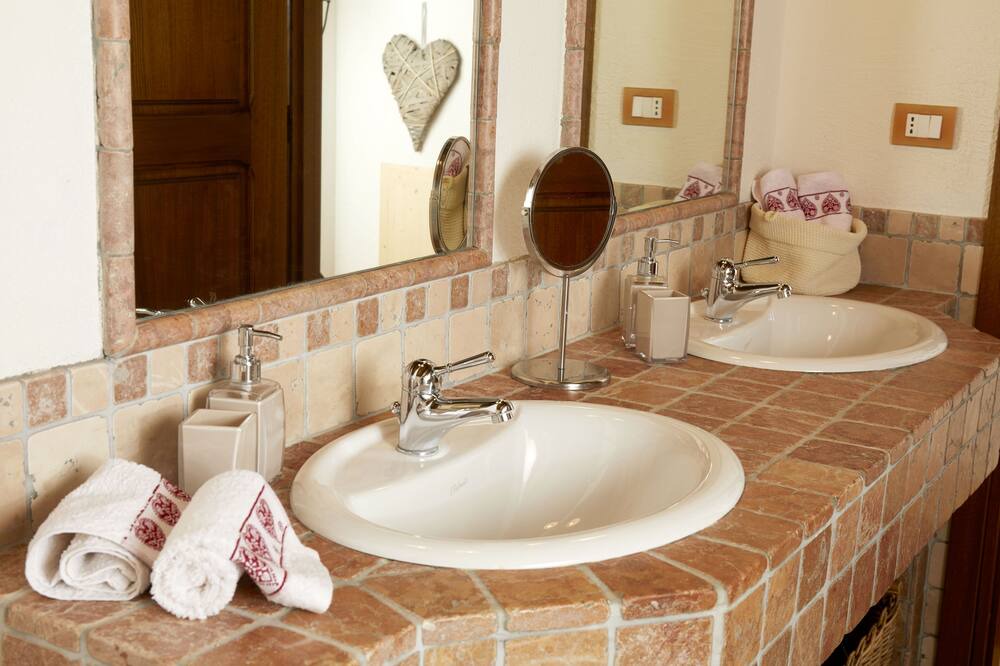 Photo of Bathroom in Aymavilles