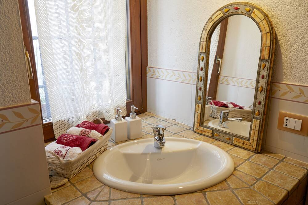 Photo of Bathroom in Aymavilles