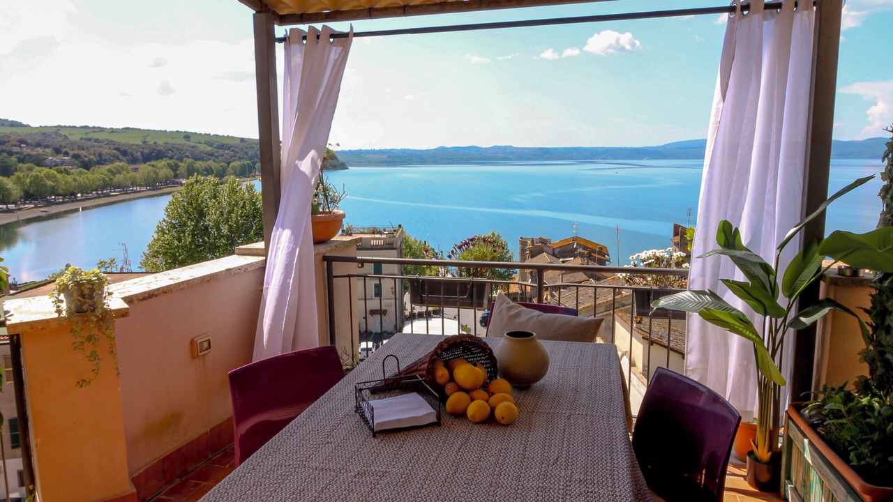 Photo of Patio Balcony in Lake Bracciano