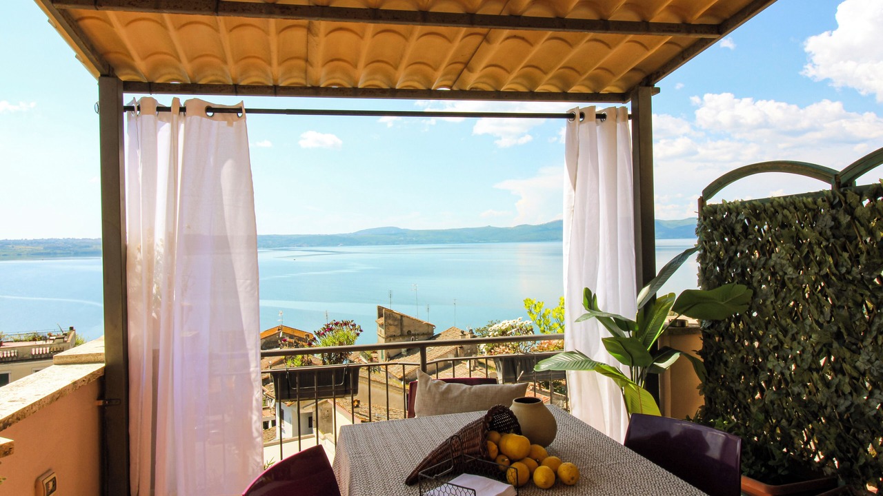 Photo of Patio Balcony in Lake Bracciano