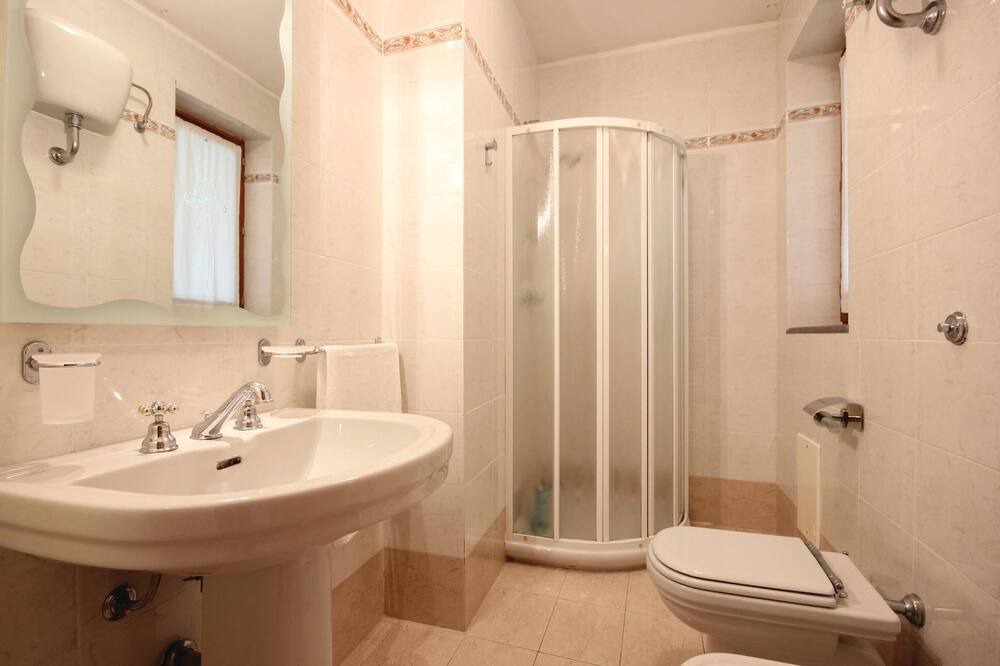 Photo of Bathroom in Perdifumo