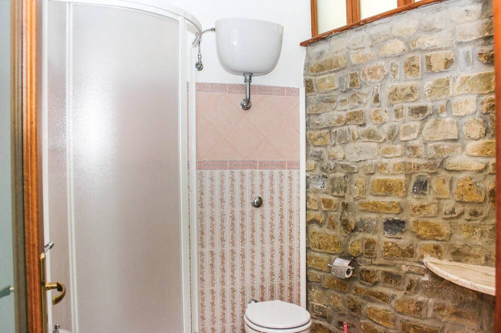 Photo of Bathroom in Perdifumo