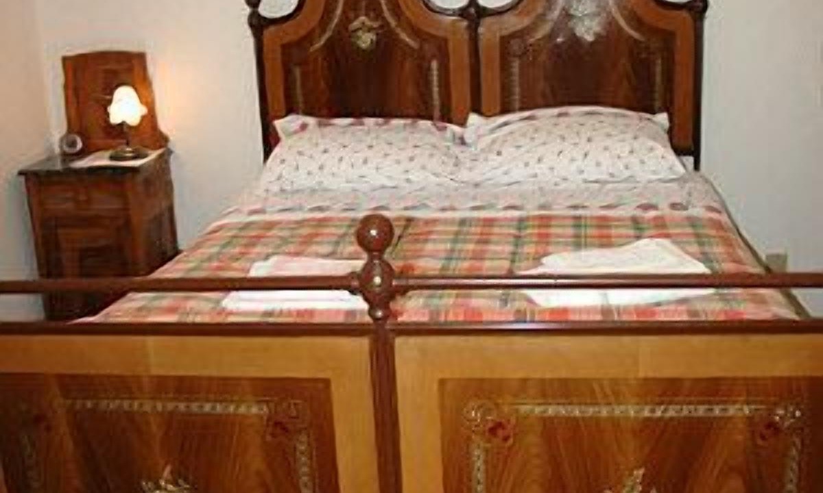 Photo of Bedroom in Preci