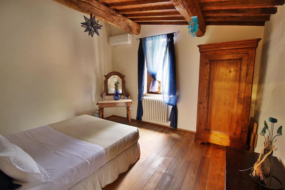 Photo of Bedroom in Radicondoli