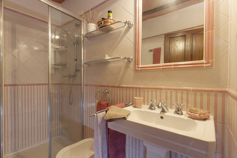 Photo of Bathroom in Paciano