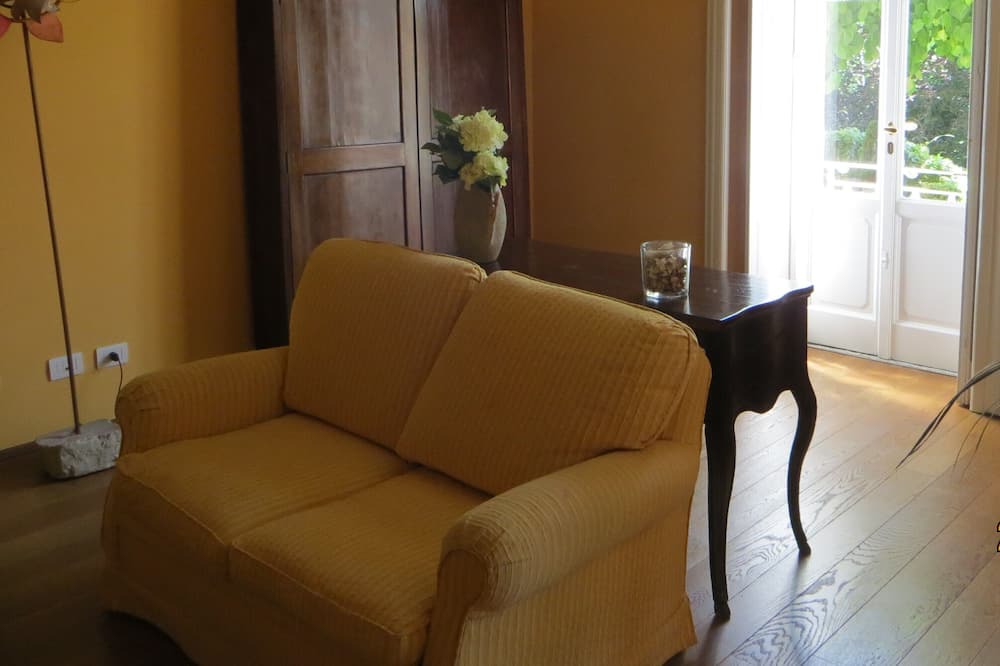 Photo of Livingroom in Erba