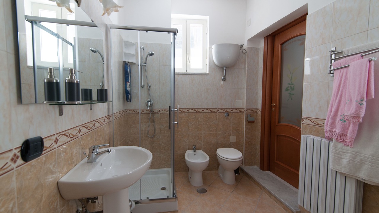 Photo of Bathroom in Marini