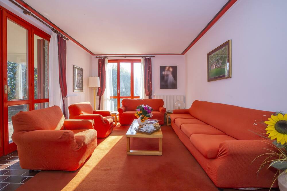 Photo of Livingroom in Lesa