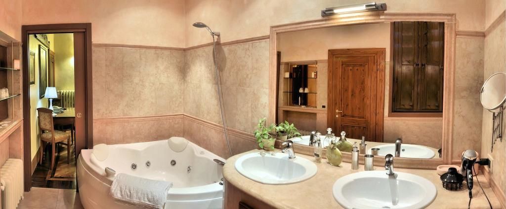 Photo of Bathroom in Ferrara Historic Centre