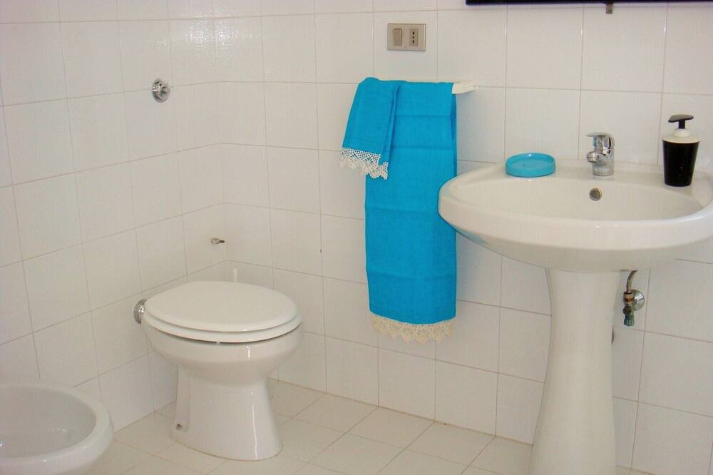 Photo of Bathroom in Marconia