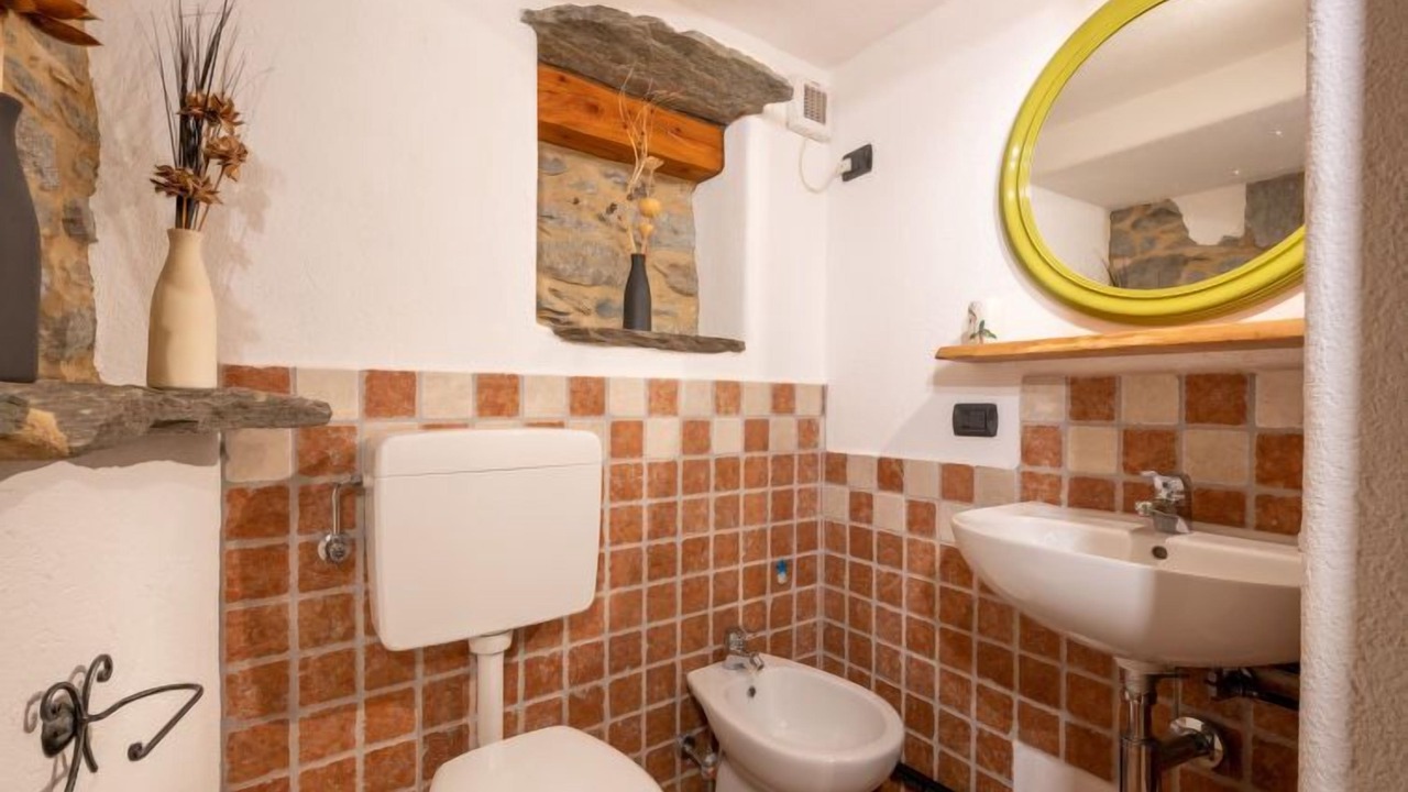 Photo of Bathroom in Noasca