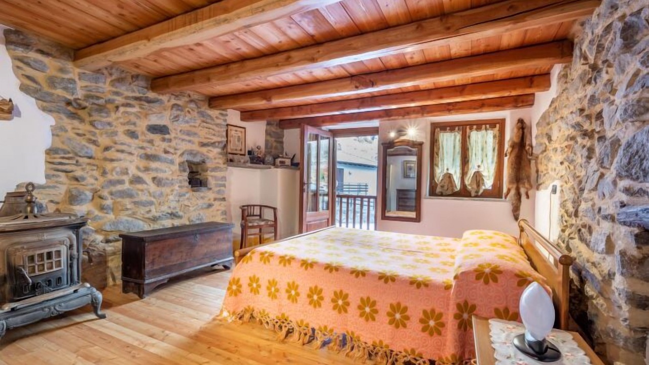 Photo of Bedroom in Noasca
