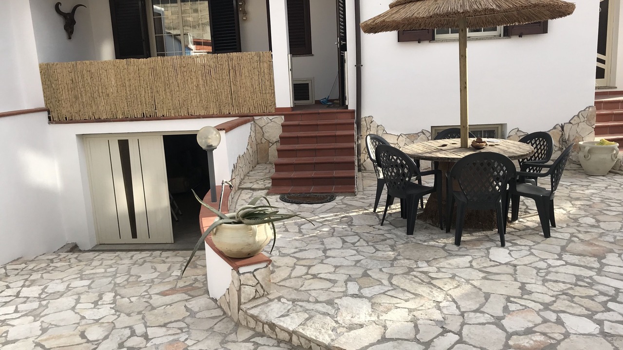 Photo of Patio Balcony in Donori