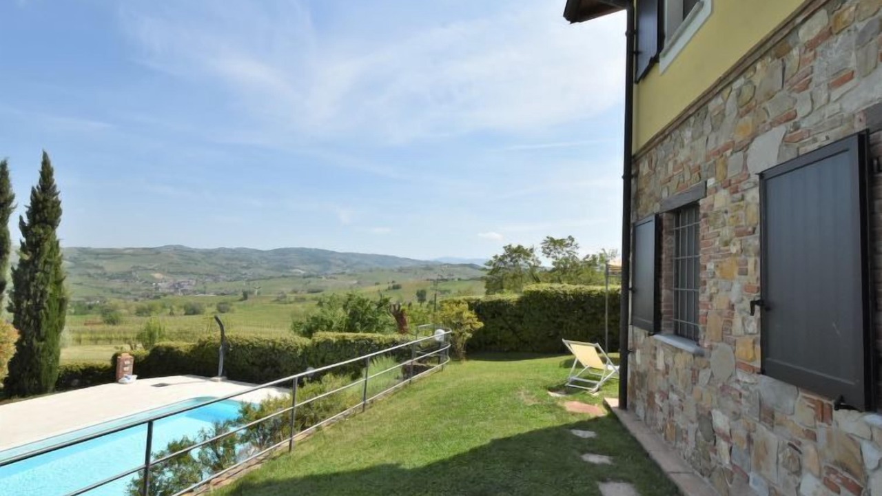 Photo of Outdoor in Castana