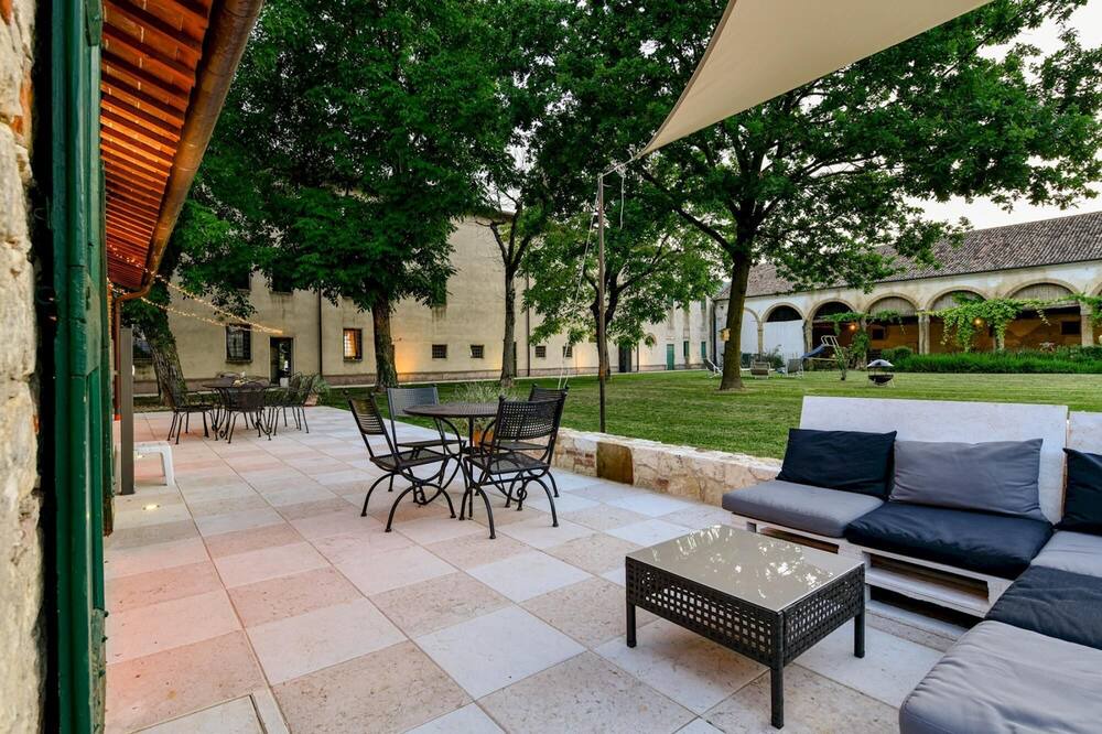 Photo of Patio Balcony in Longare