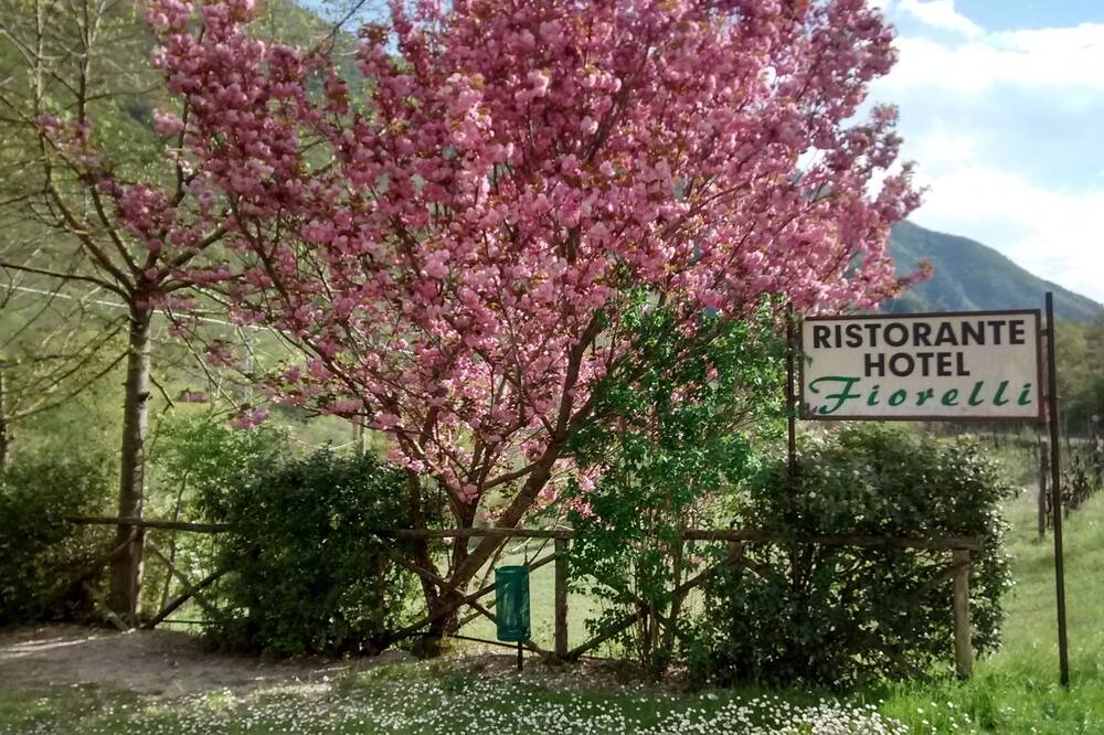 Photo of Outdoor in Preci