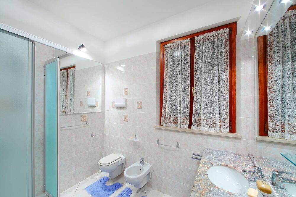 Photo of Bathroom in Granarola
