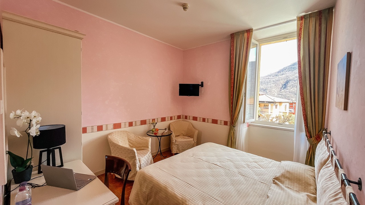 Photo of Bedroom in Brusimpiano