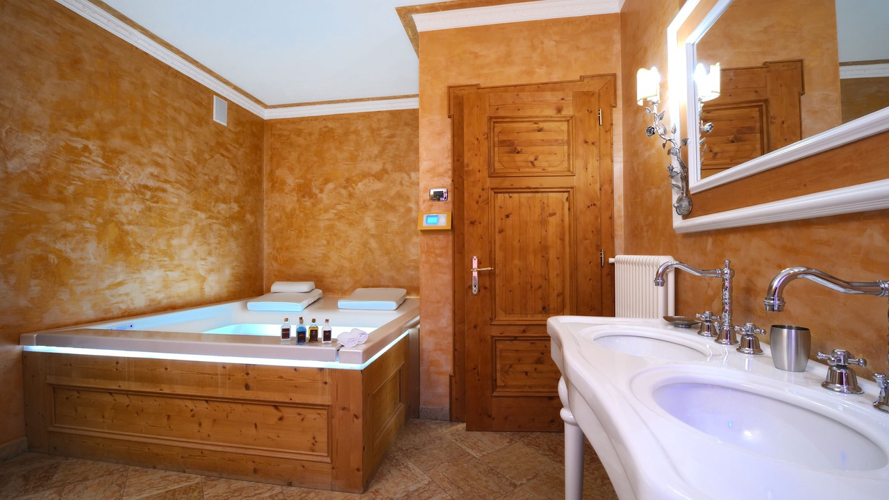 Photo of Bathroom in Ronzone