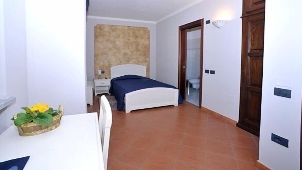 Photo of Bedroom in Montegrosso dʼAsti