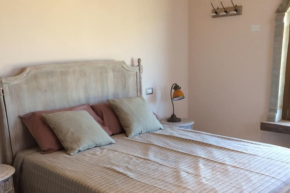 Photo of Bedroom in Molare