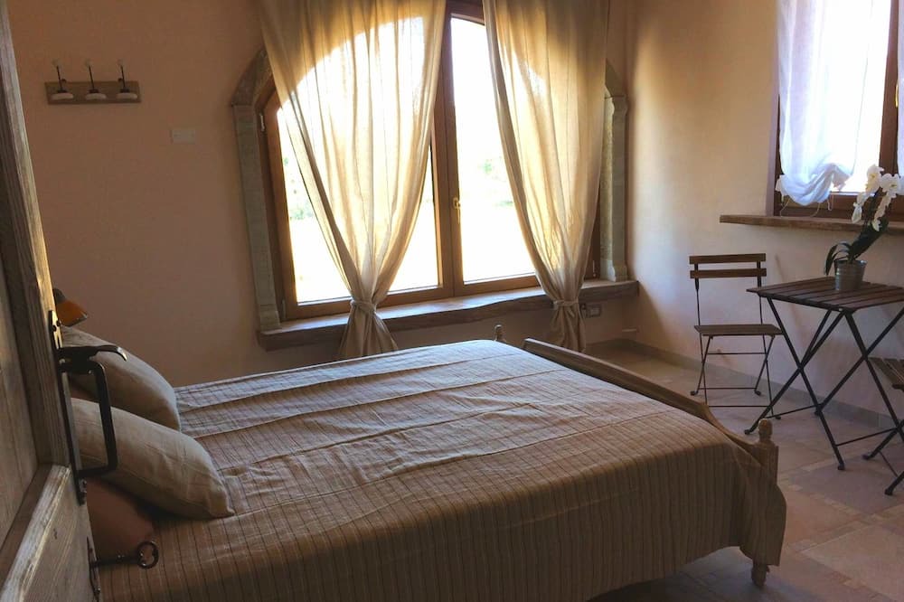 Photo of Bedroom in Molare