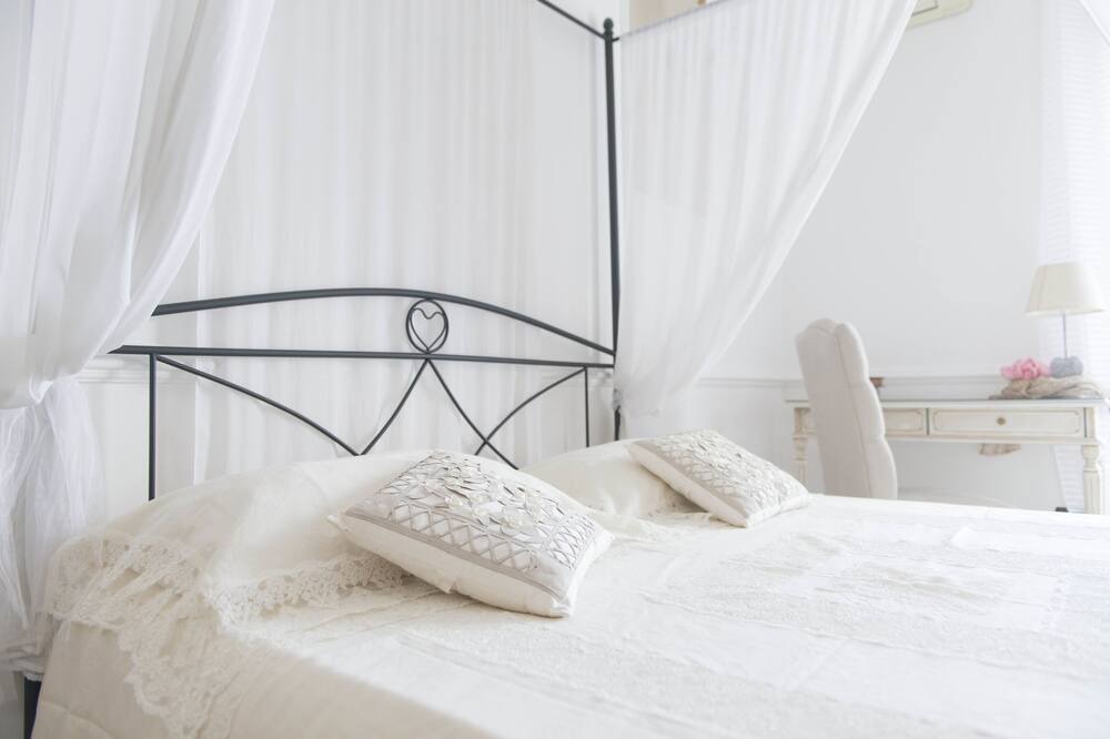 Photo of Bedroom in Aversa