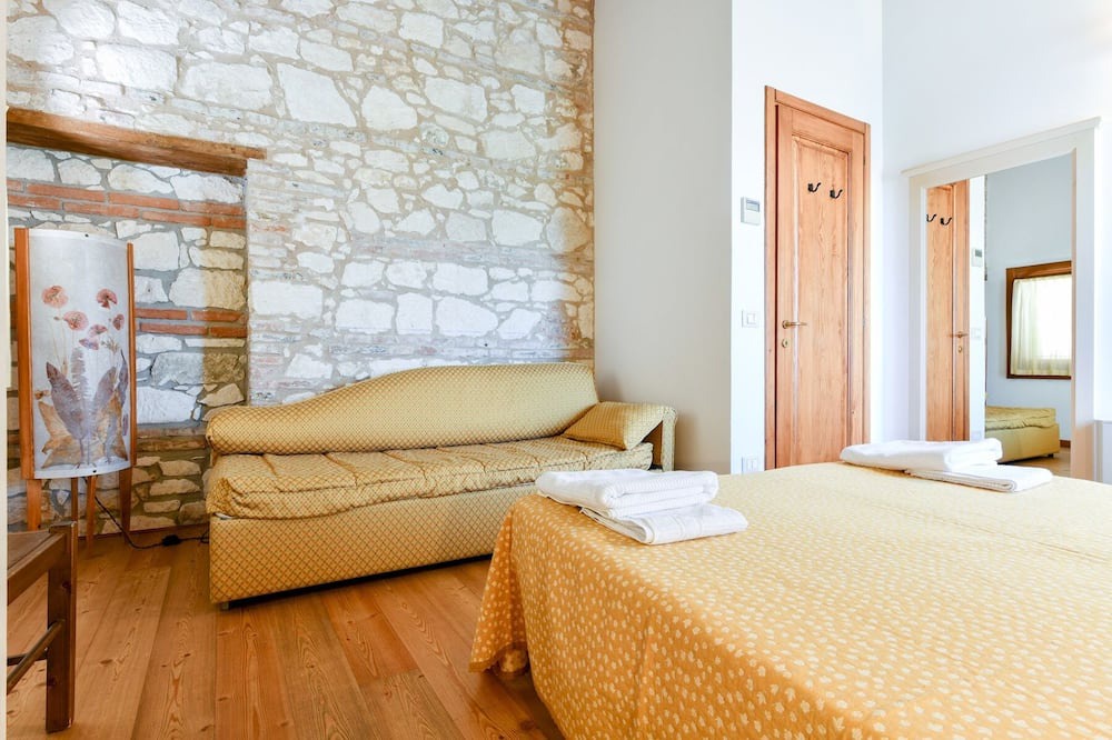 Photo of Bedroom in Longare