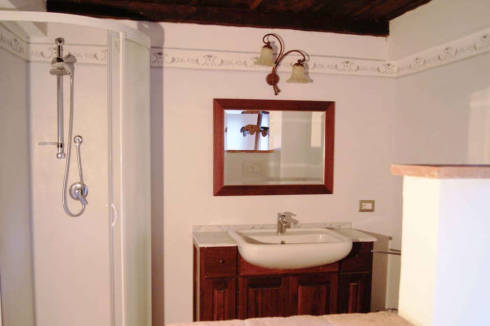 Photo of Bathroom in Camporgiano