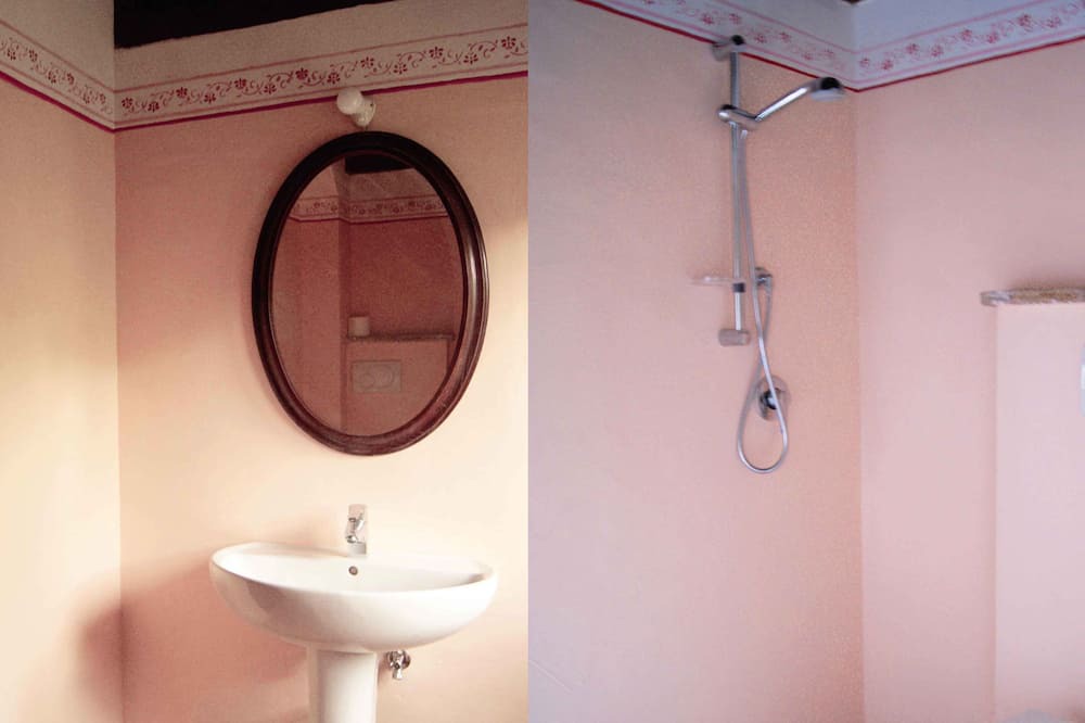 Photo of Bathroom in Camporgiano