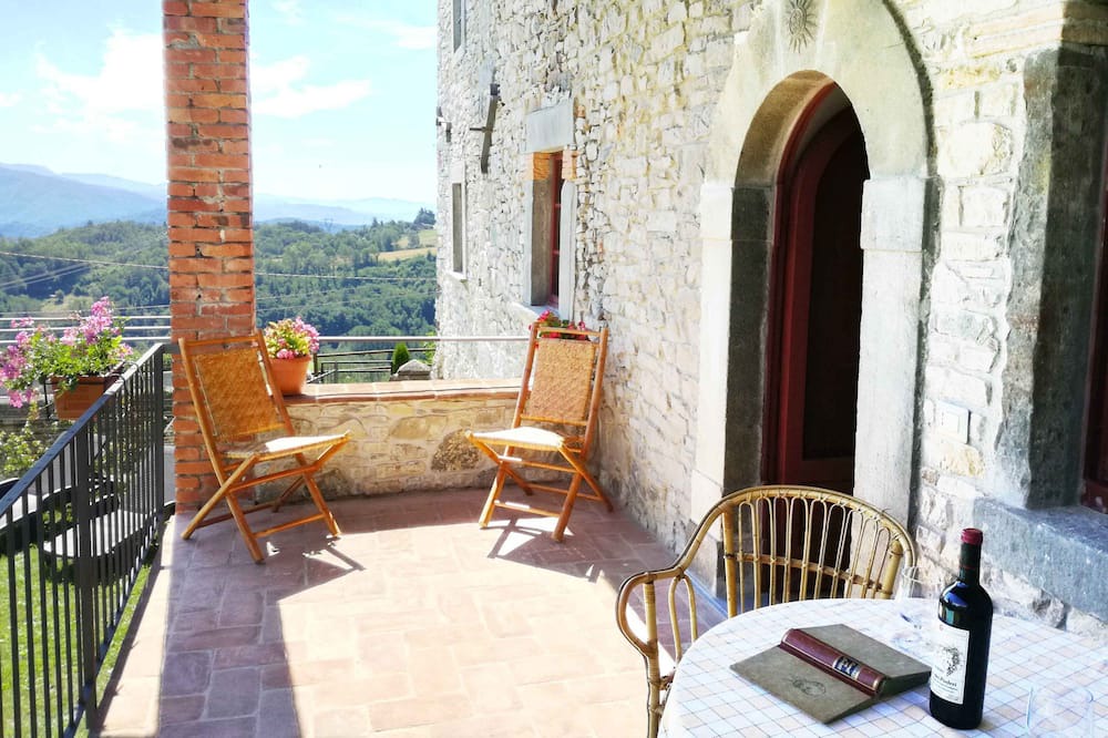 Photo of Patio Balcony in Camporgiano