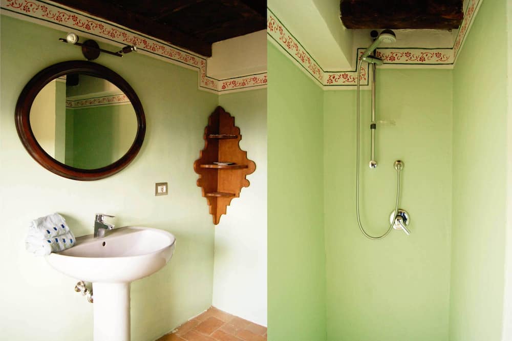 Photo of Bathroom in Camporgiano