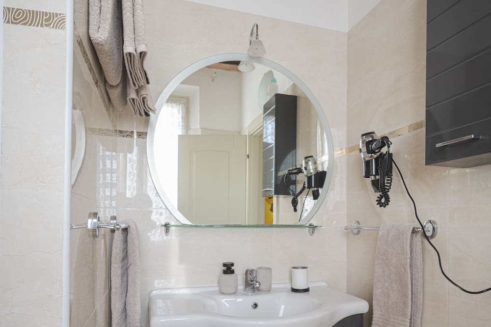 Photo of Bathroom in Torrile