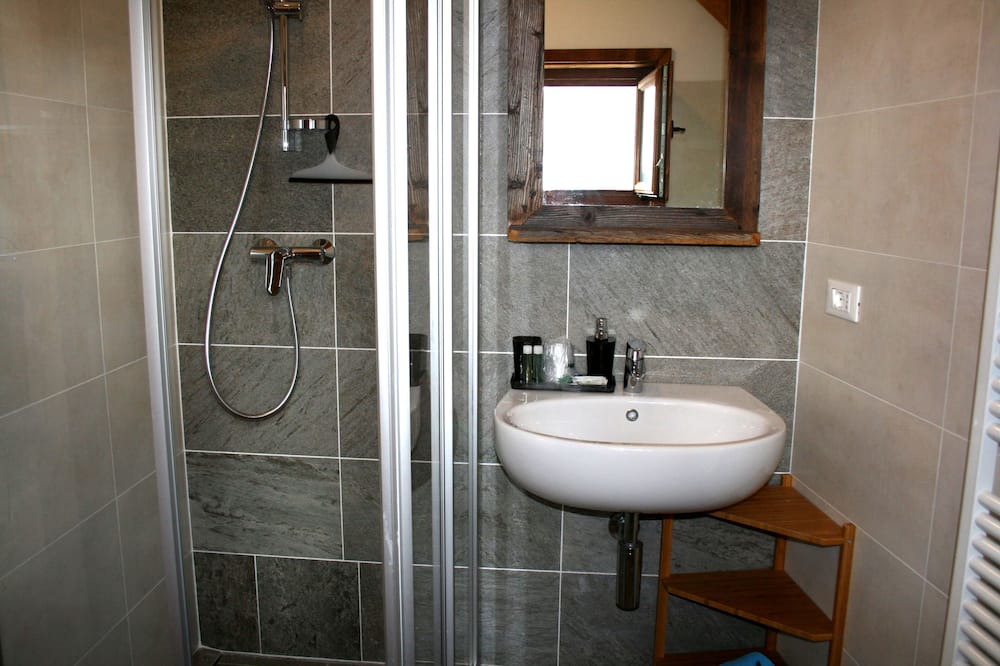 Photo of Bathroom in Comeglians