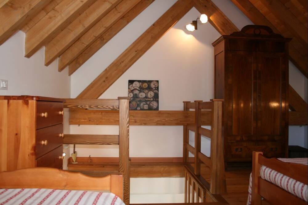Photo of Bedroom in Comeglians
