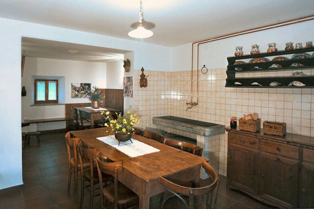 Photo of Kitchen in Comeglians