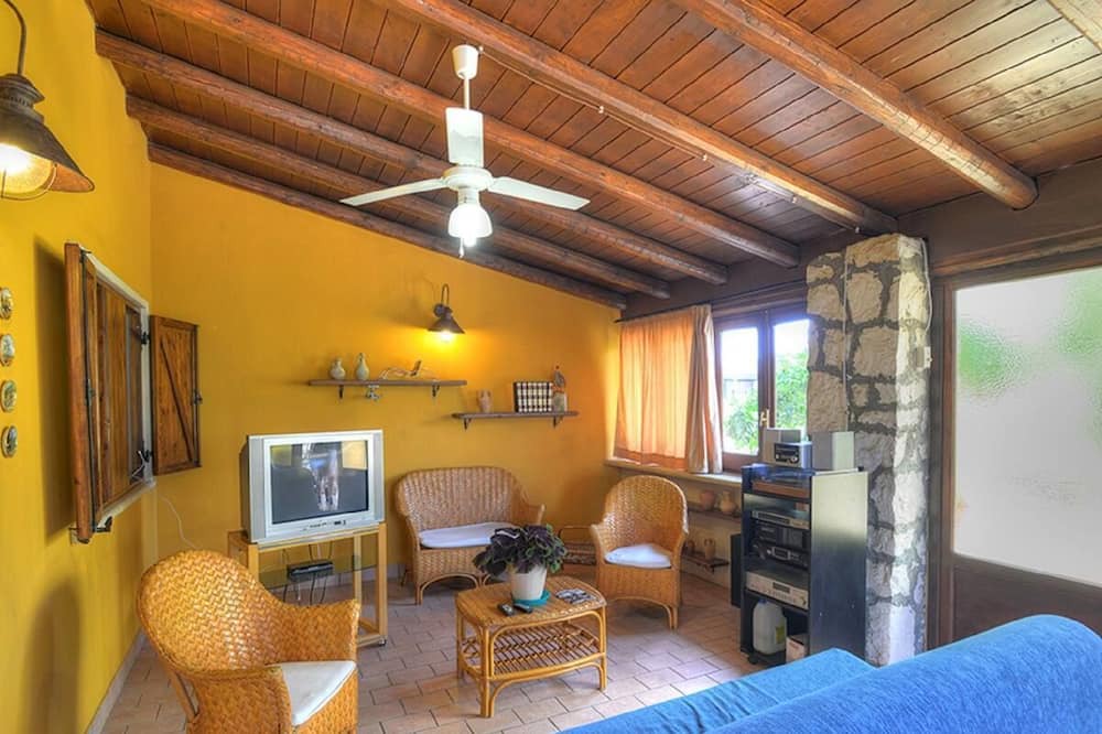 Photo of Livingroom in Solarino