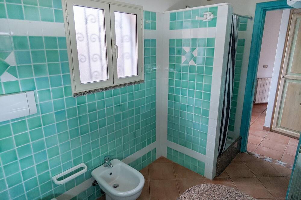 Photo of Bathroom in Tiriddo