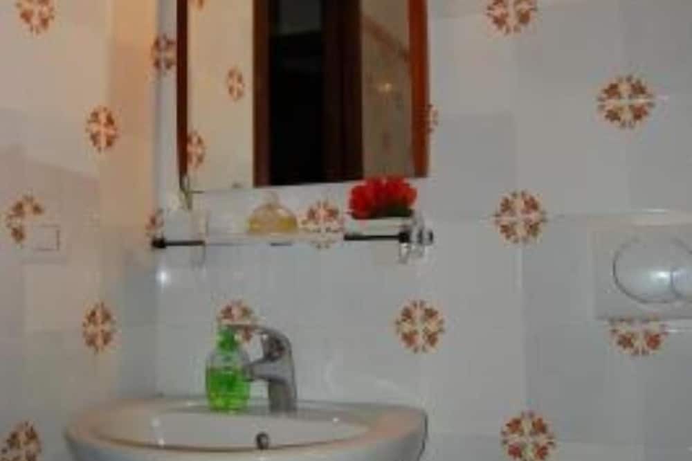 Photo of Bathroom in Canneto