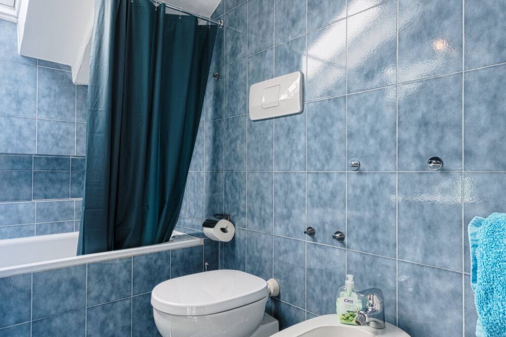 Photo of Bathroom in Cirie