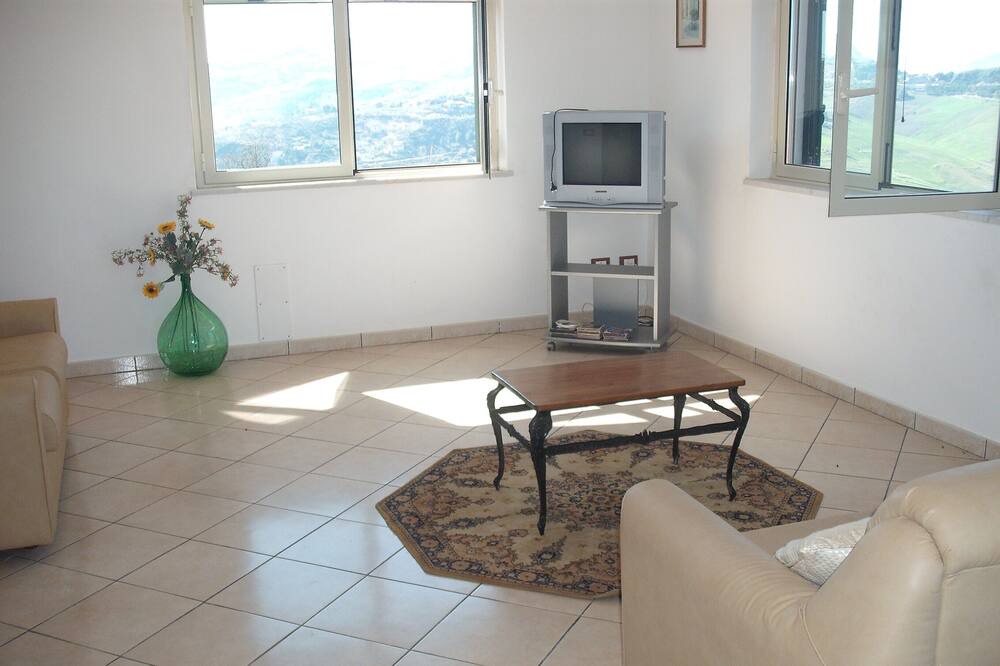 Photo of Livingroom in Ciminna