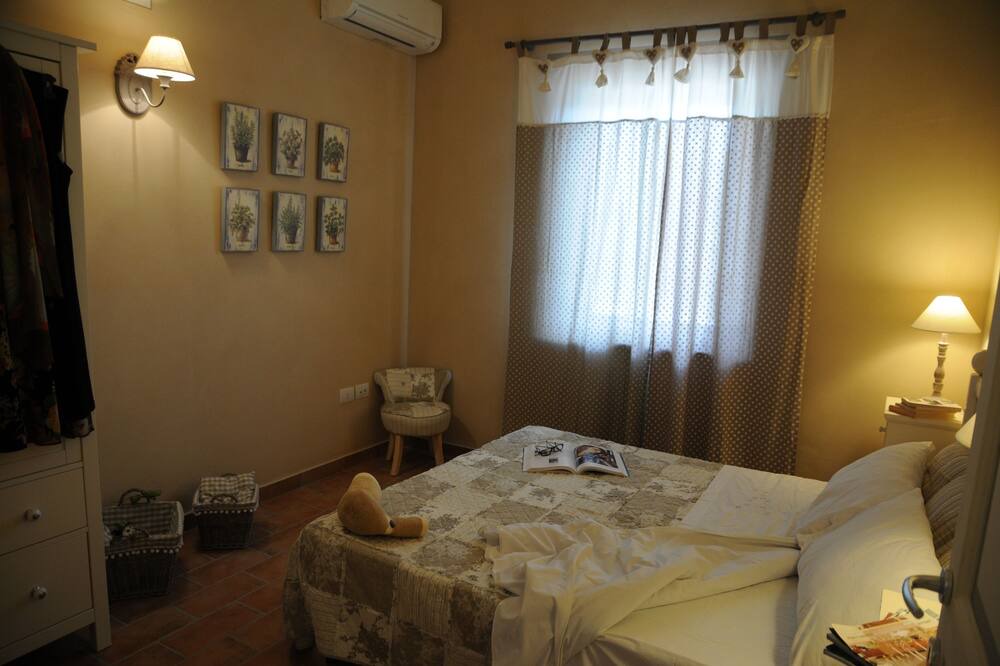 Photo of Bedroom in Montoro