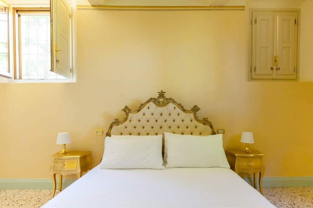 Photo of Bedroom in Massa Castello