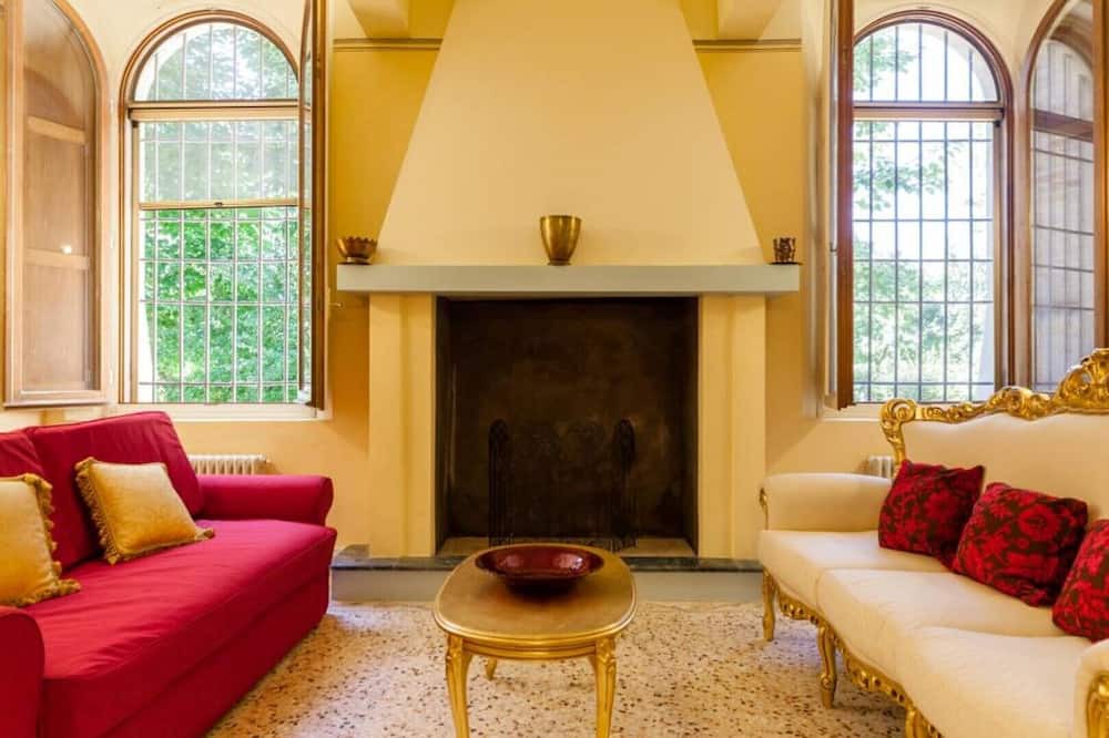 Photo of Livingroom in Massa Castello