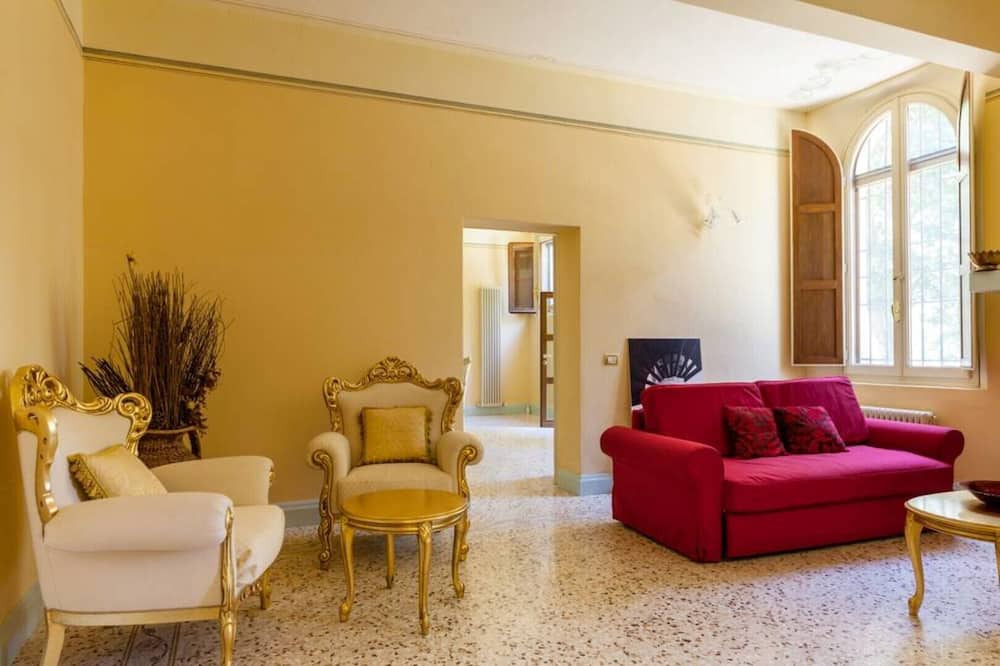 Photo of Livingroom in Massa Castello