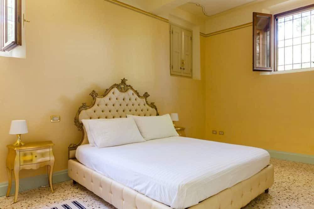Photo of Bedroom in Massa Castello