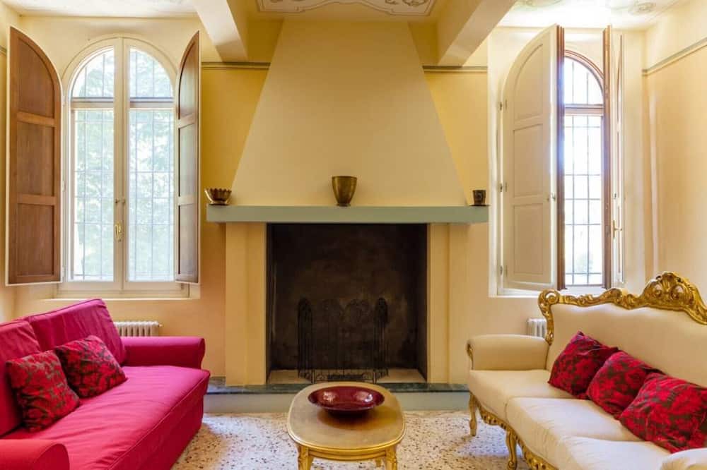 Photo of Livingroom in Massa Castello