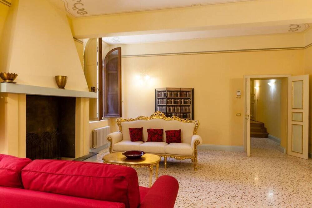 Photo of Livingroom in Massa Castello